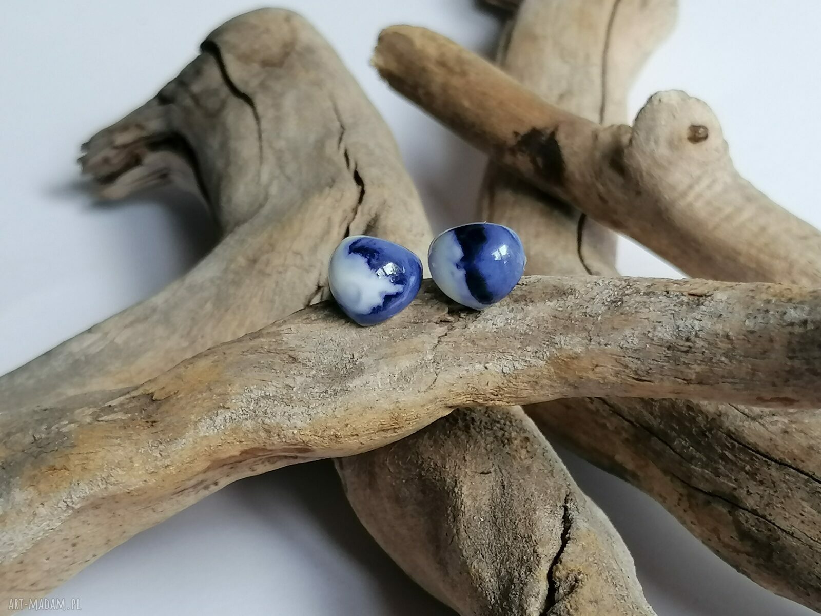Porcelanowe kolczyki serduszka - wyjątkowy handmade na co dzień i na prezent