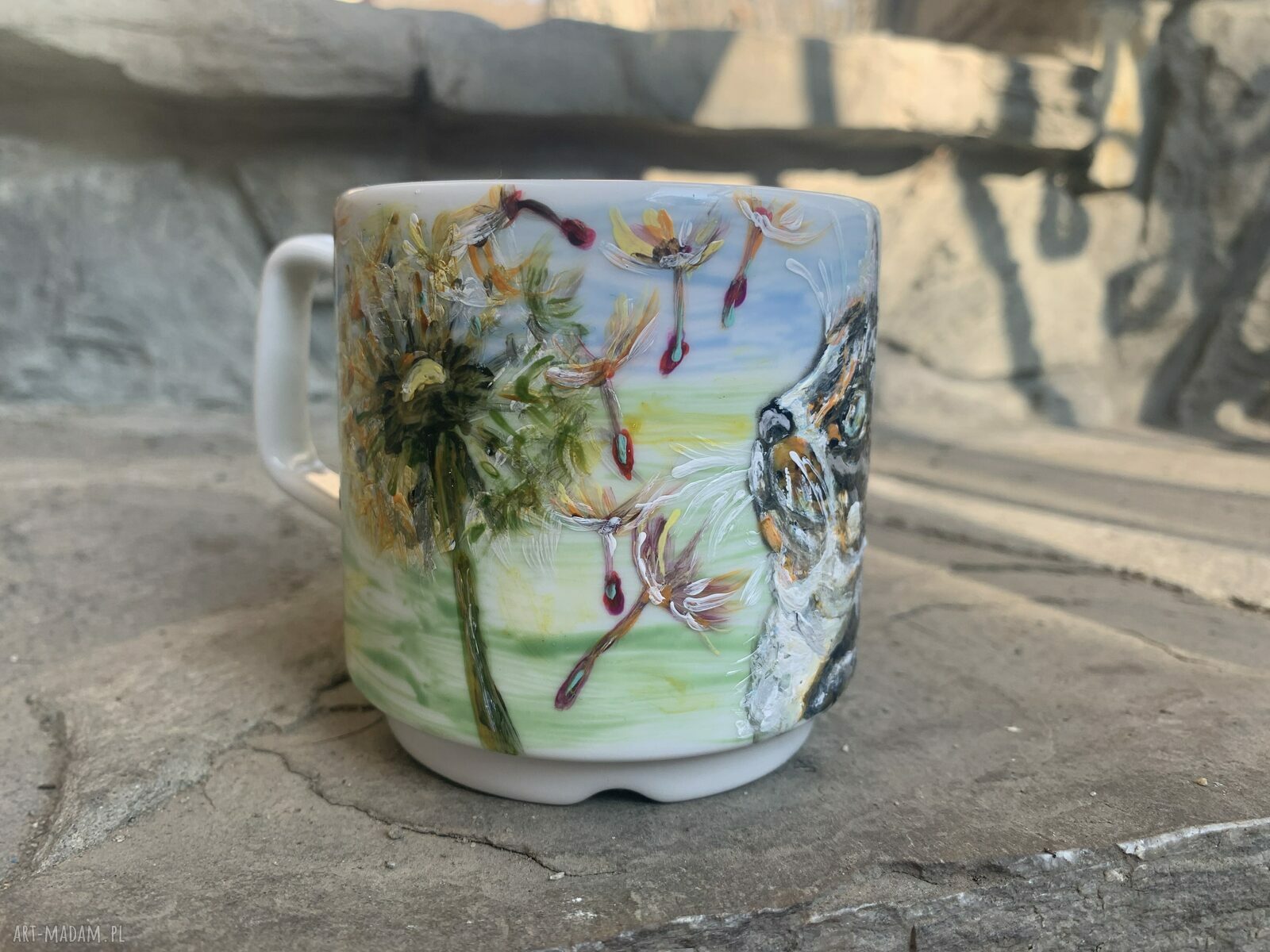 Porcelanowy kubek ręcznie malowany Kot w dmuchawcach - 250 ml