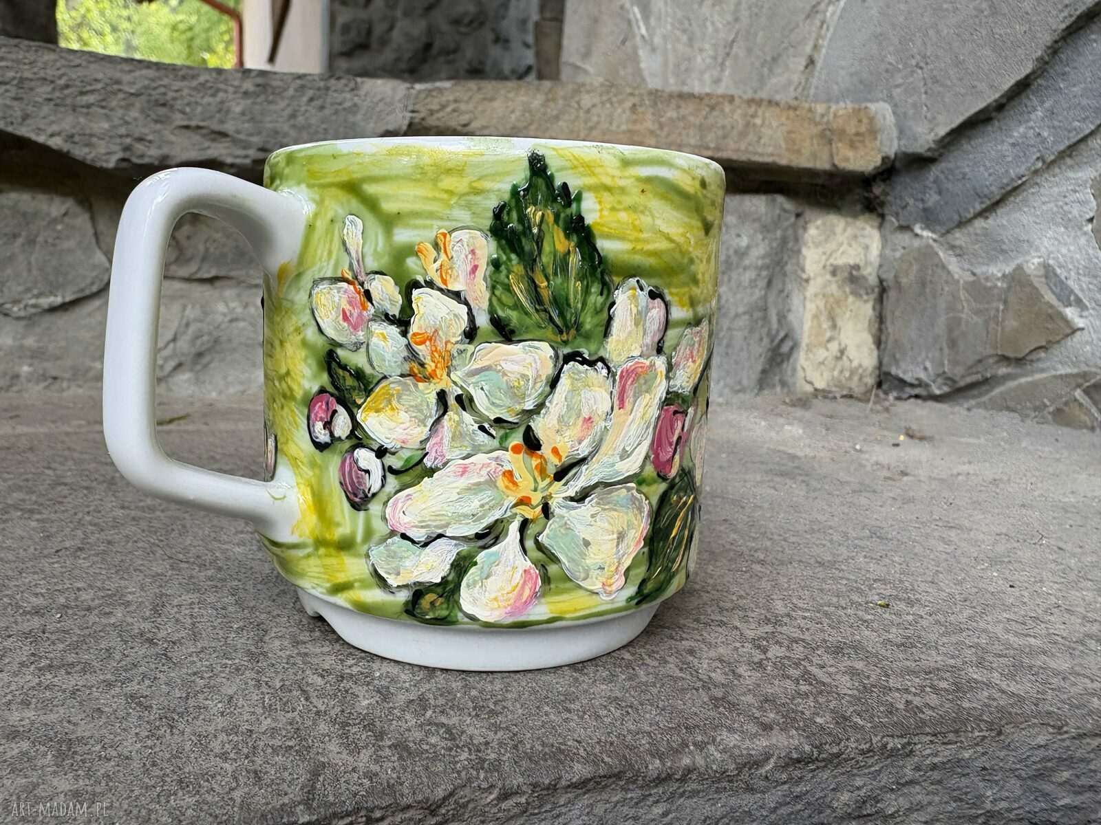 Porcelanowy kubek ręcznie malowany „Kwitnąca jabłoń” 250 ml