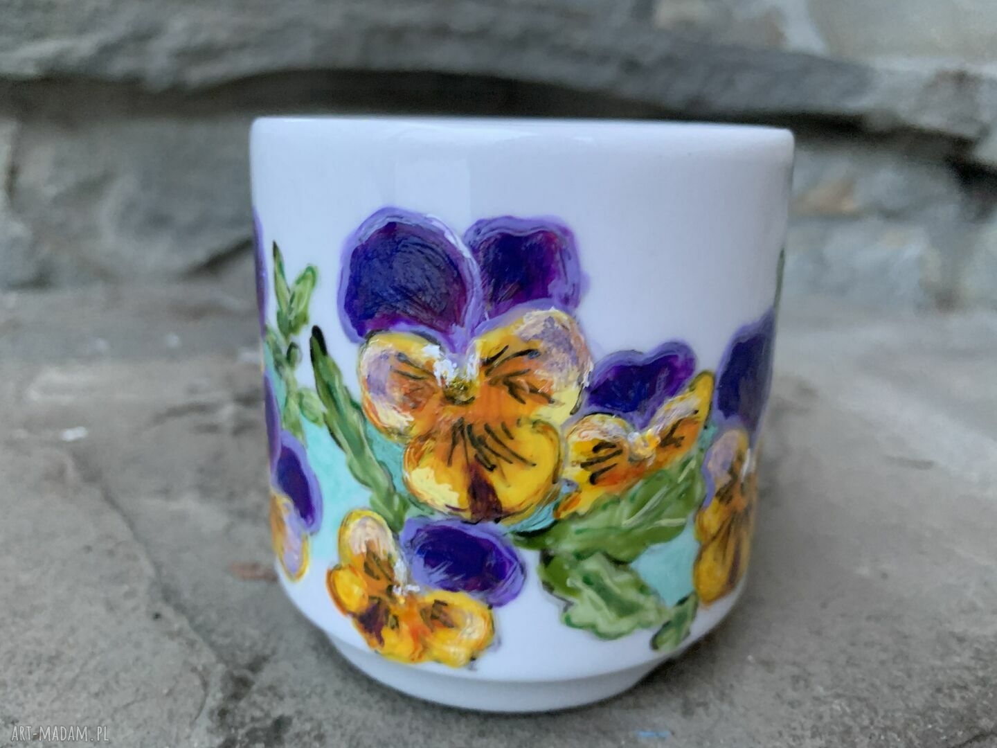 Porcelanowy kubek ręcznie malowany Bratki 2