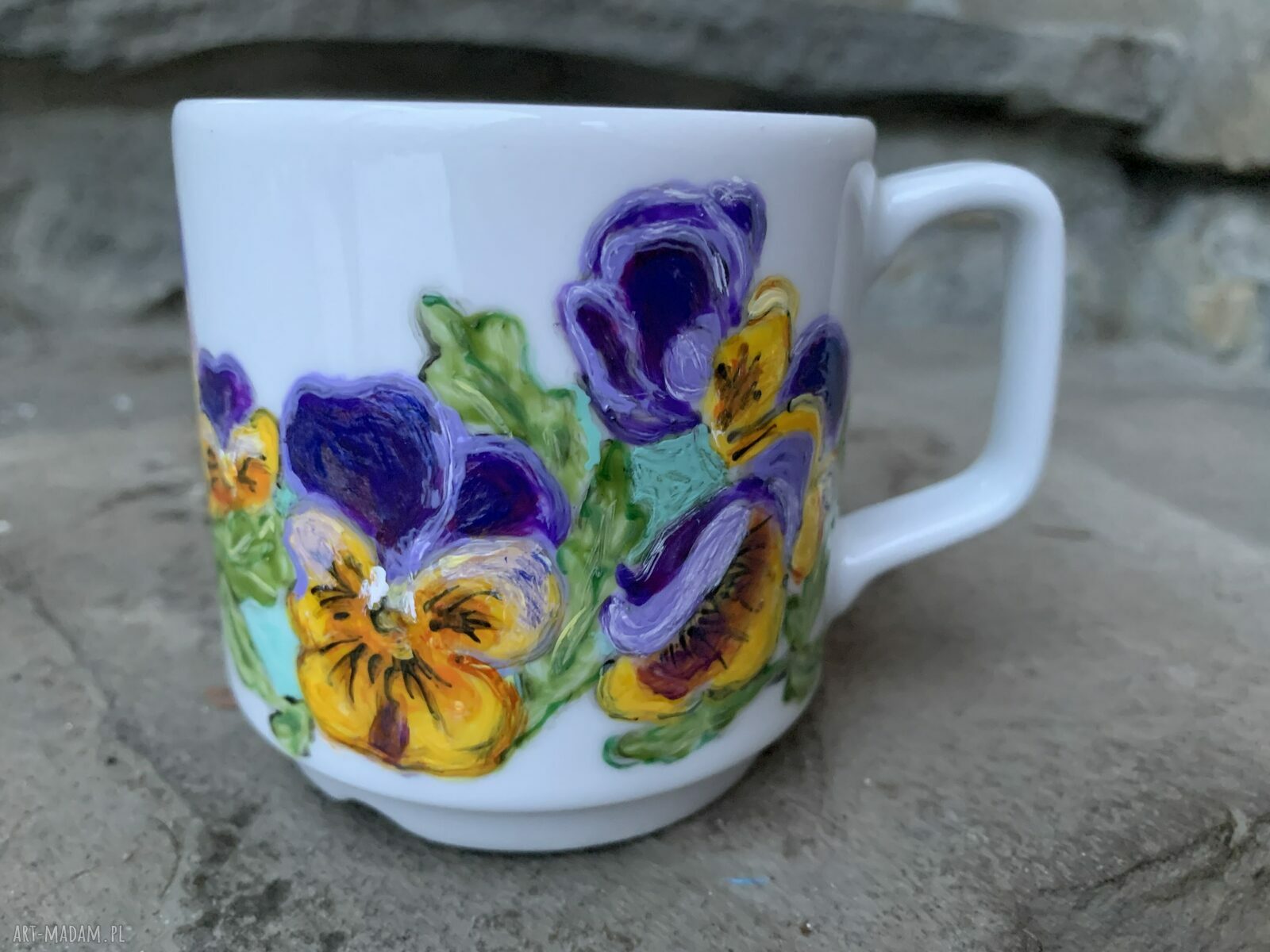 Porcelanowy kubek ręcznie malowany Bratki 2