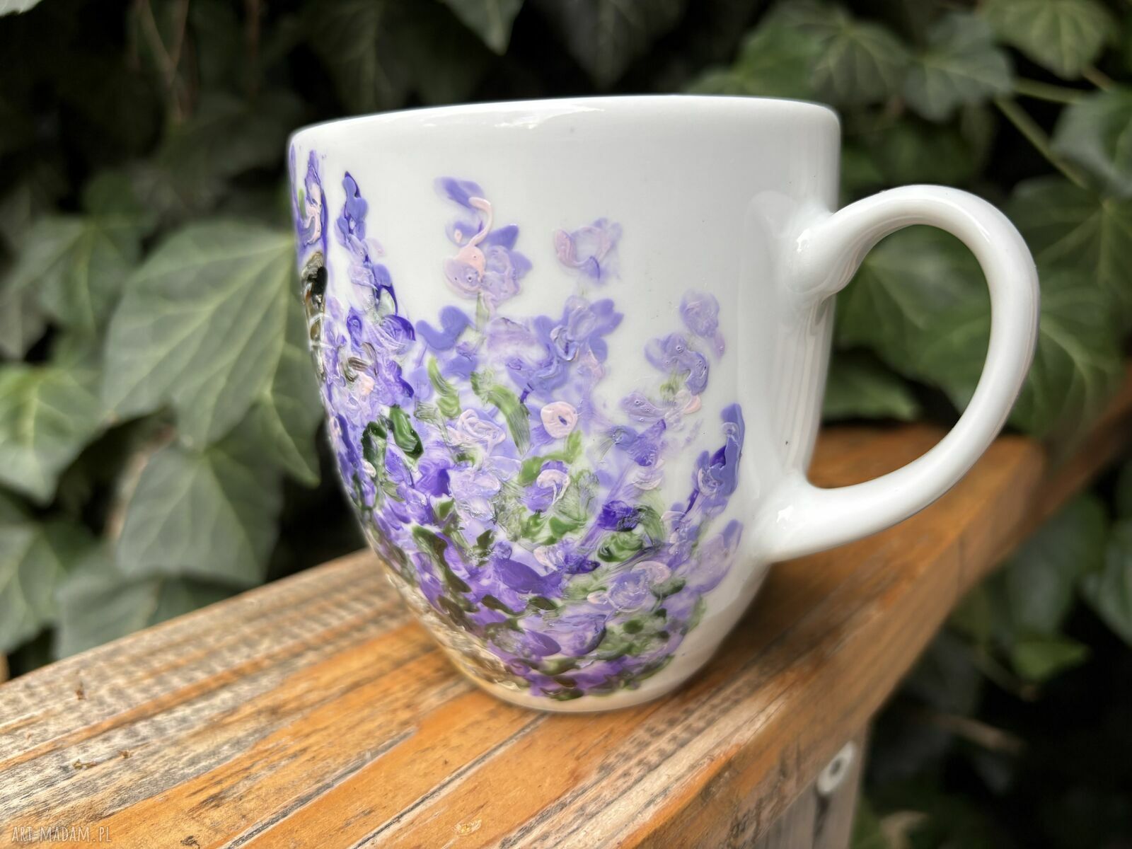 Porcelanowy kubek ręcznie malowany Kot w kocimiętce