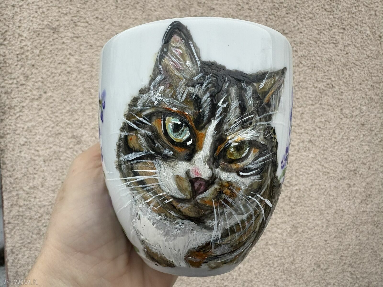 Porcelanowy kubek ręcznie malowany 300 ml - Kot w kocimiętce