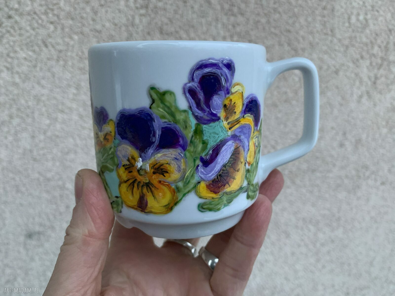 Porcelanowy kubek ręcznie malowany Bratki 2