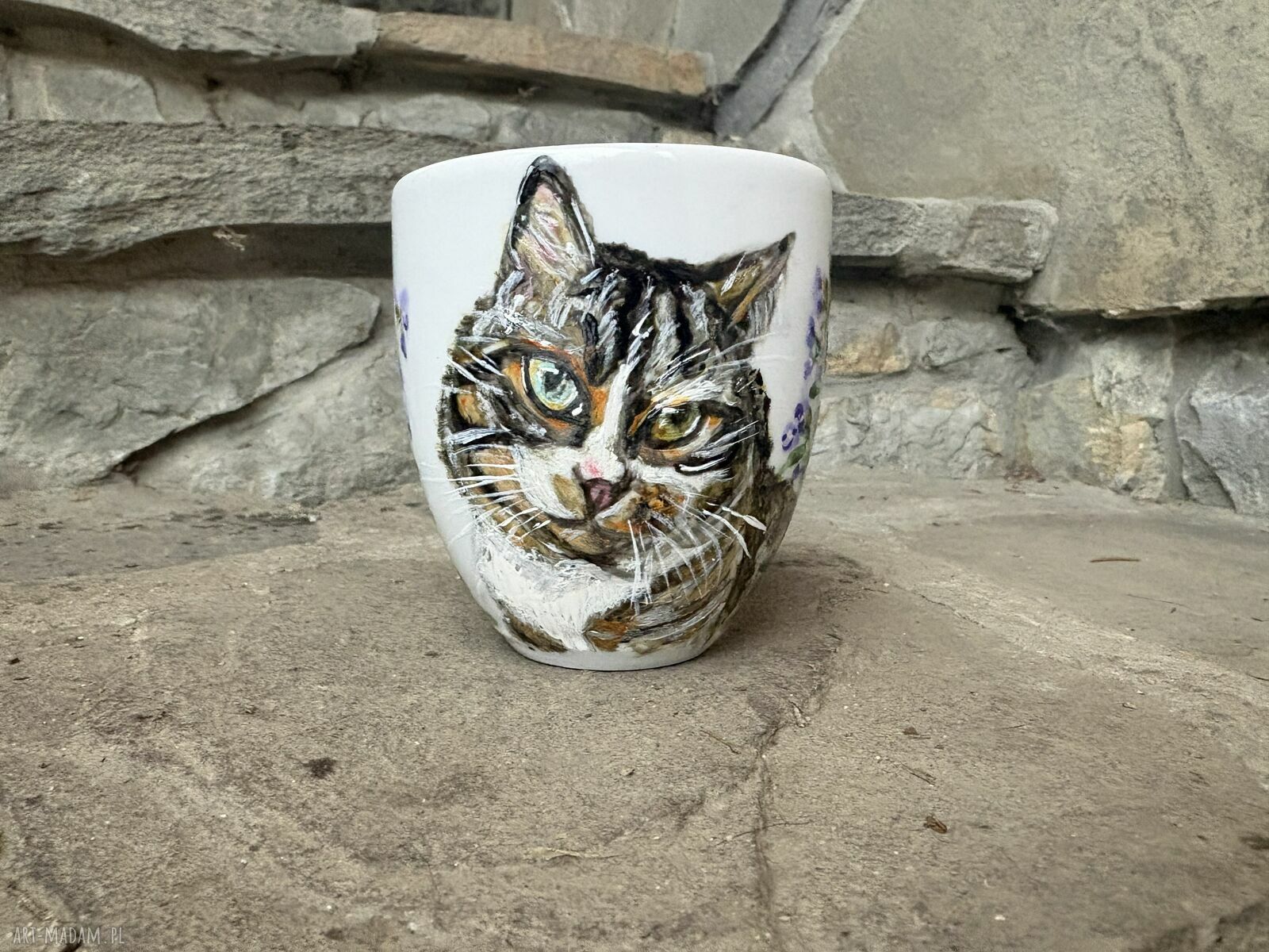 Porcelanowy kubek ręcznie malowany 300 ml - Kot w kocimiętce