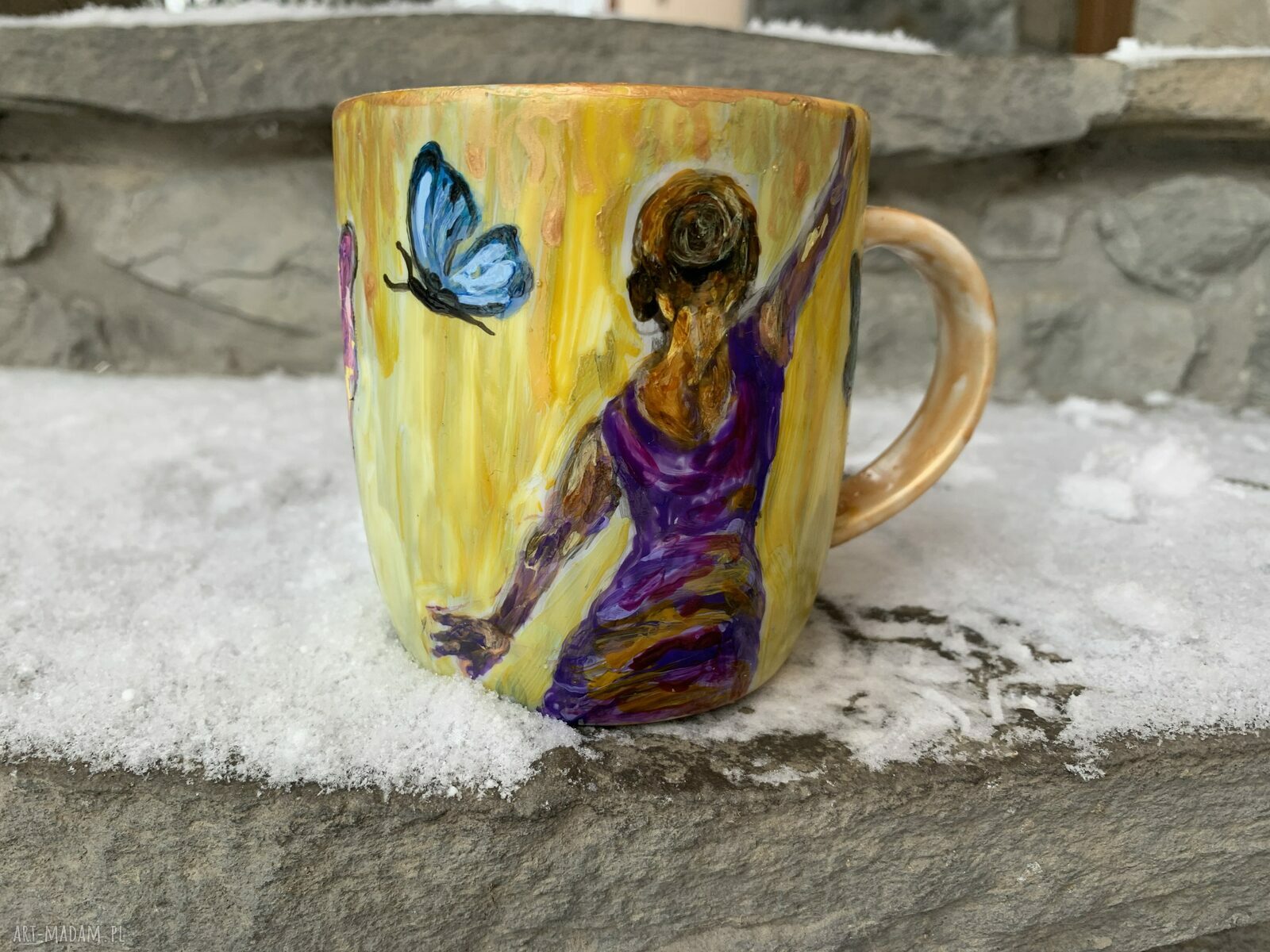 Porcelanowy kubek ręcznie malowany "Tancerki w motylach" (350 ml)