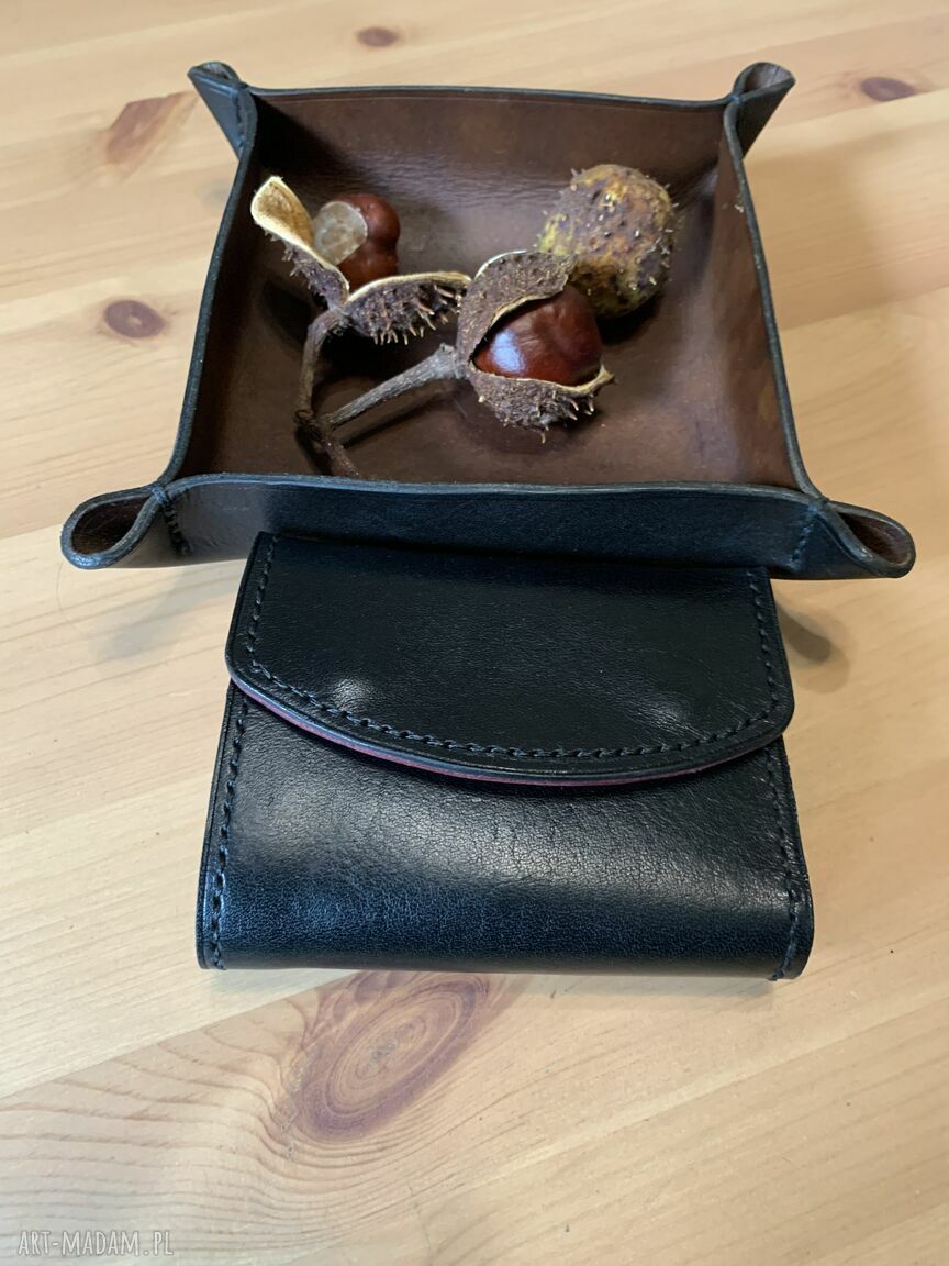 portfele: Portfel czarno czerwony na bilon ze skóry ręcznie uszyty. Handmade