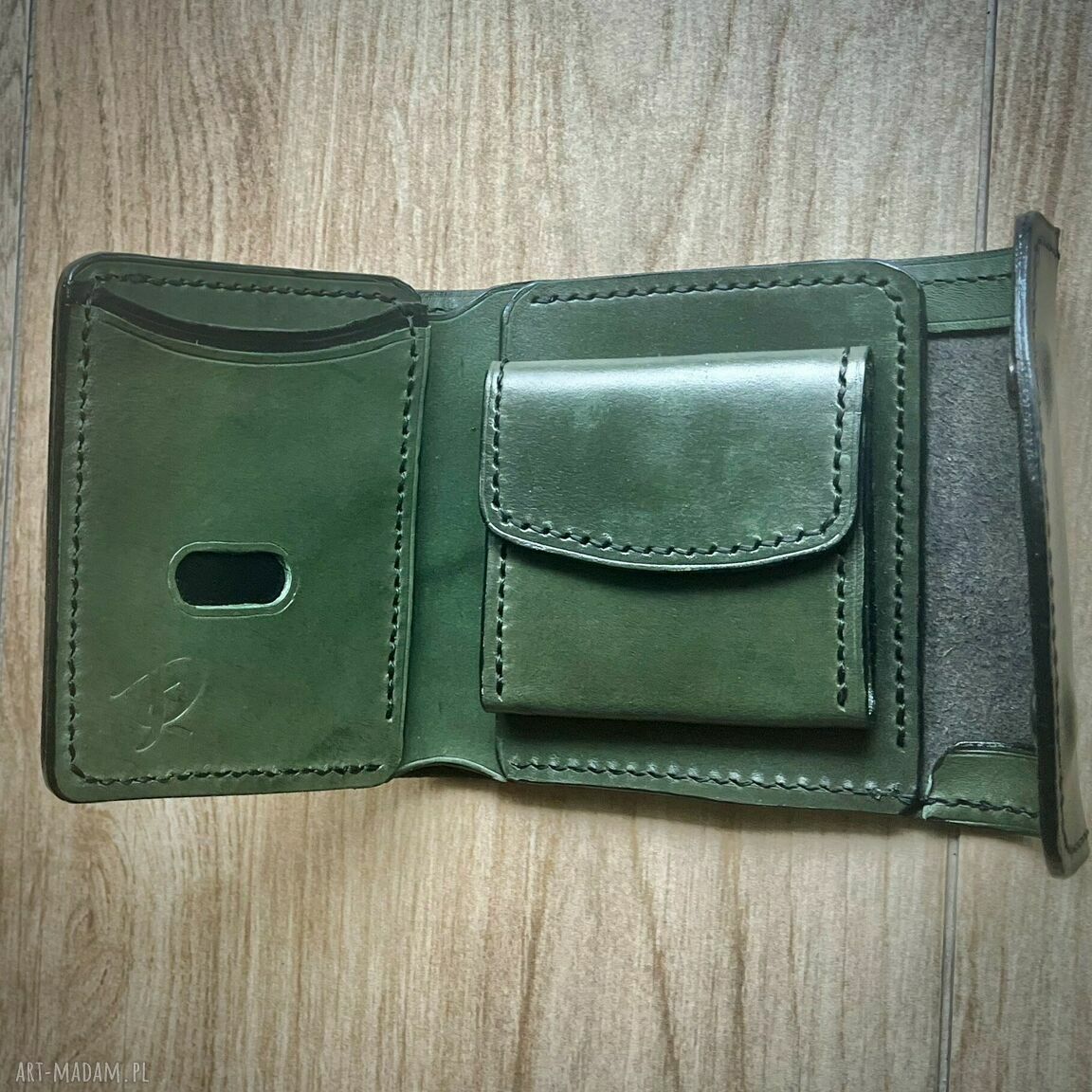 portfele: Portfel czarno zielony ze skóry ręcznie uszyty na bilon. Handmade