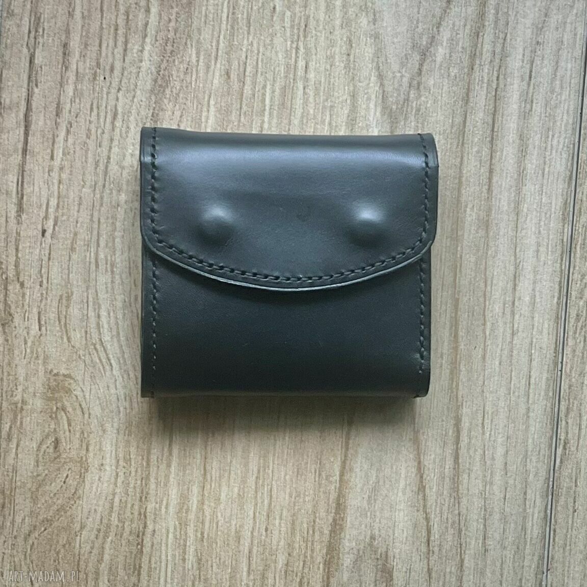 portfele: Portfel czarno zielony ze skóry ręcznie uszyty na bilon. Handmade