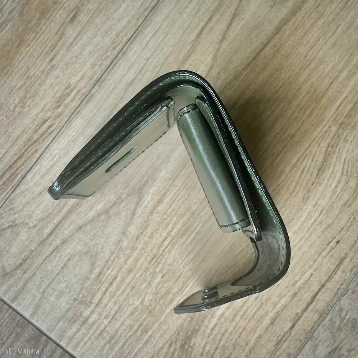 portfele: Portfel czarno zielony ze skóry ręcznie uszyty na bilon. Handmade