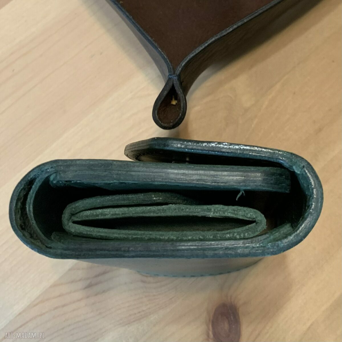 portfele: Zielony damski portfel ze skóry ręcznie uszyty. ręczne wykonanie