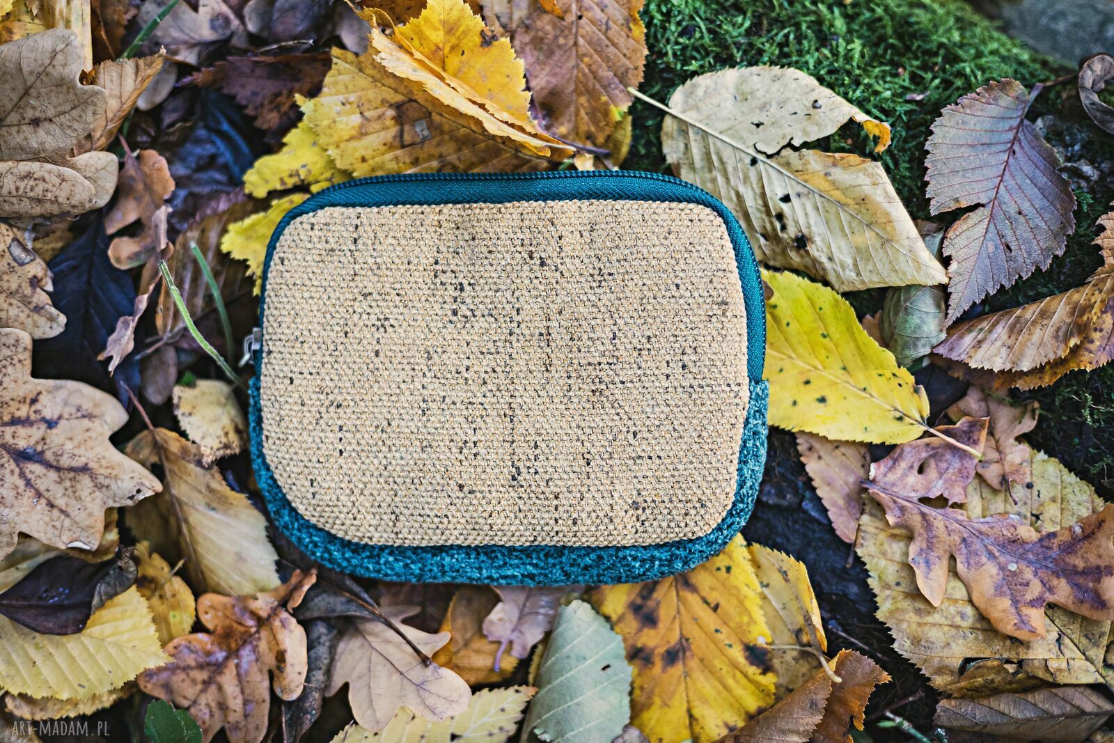 Mały portfelik damski handmade w patchworkowe liście