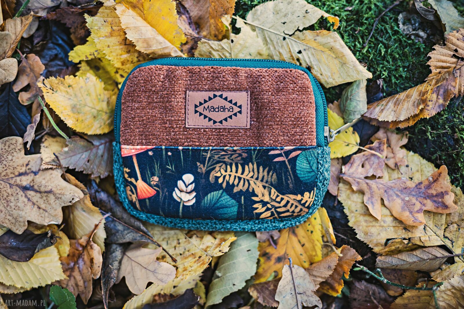 Mały portfelik damski handmade w patchworkowe liście