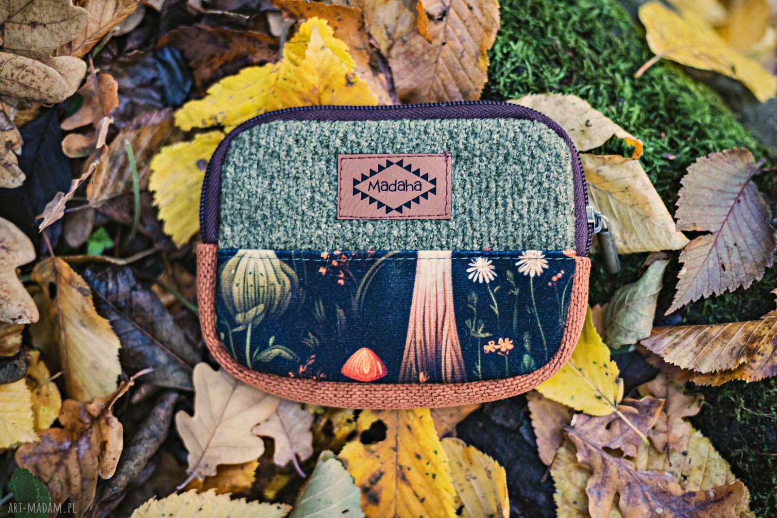 Mały portfelik damski handmade patchwork z tkaniny z odzysku