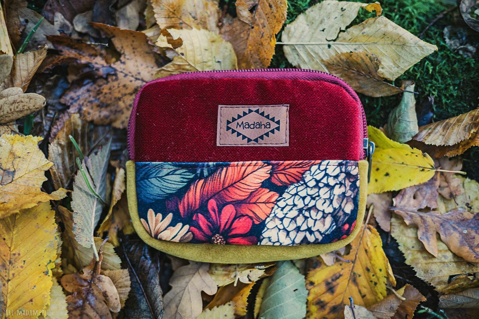 Ręcznie robiony portfelik damski patchwork z tkaniny z odzysku