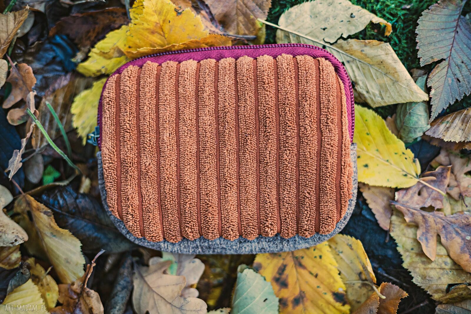 Mały portfelik damski handmade patchwork z tkaniny z odzysku