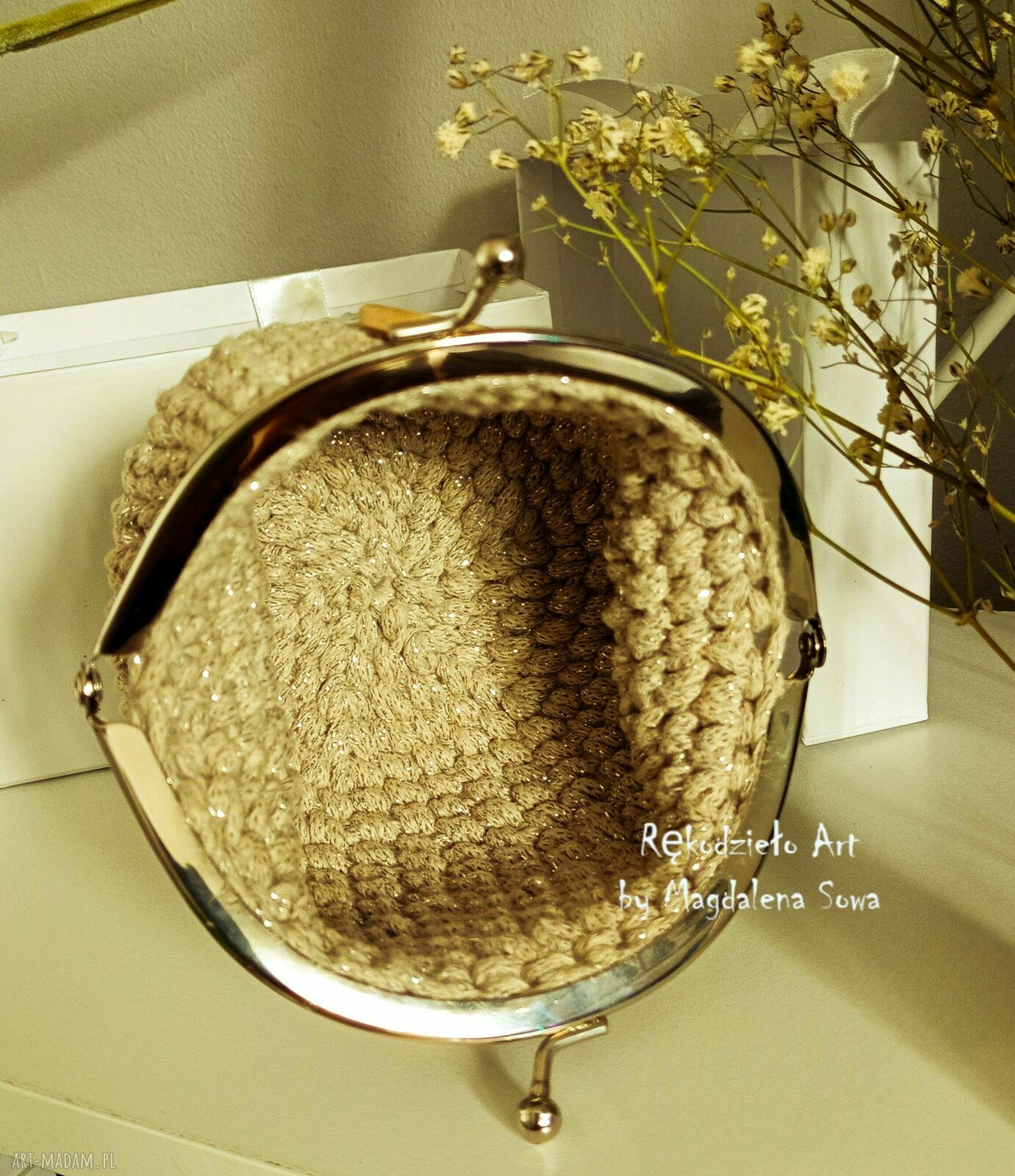 Beżowa portmonetka na szydełku z metalowym biglem - portfel na drobiazgi handmade