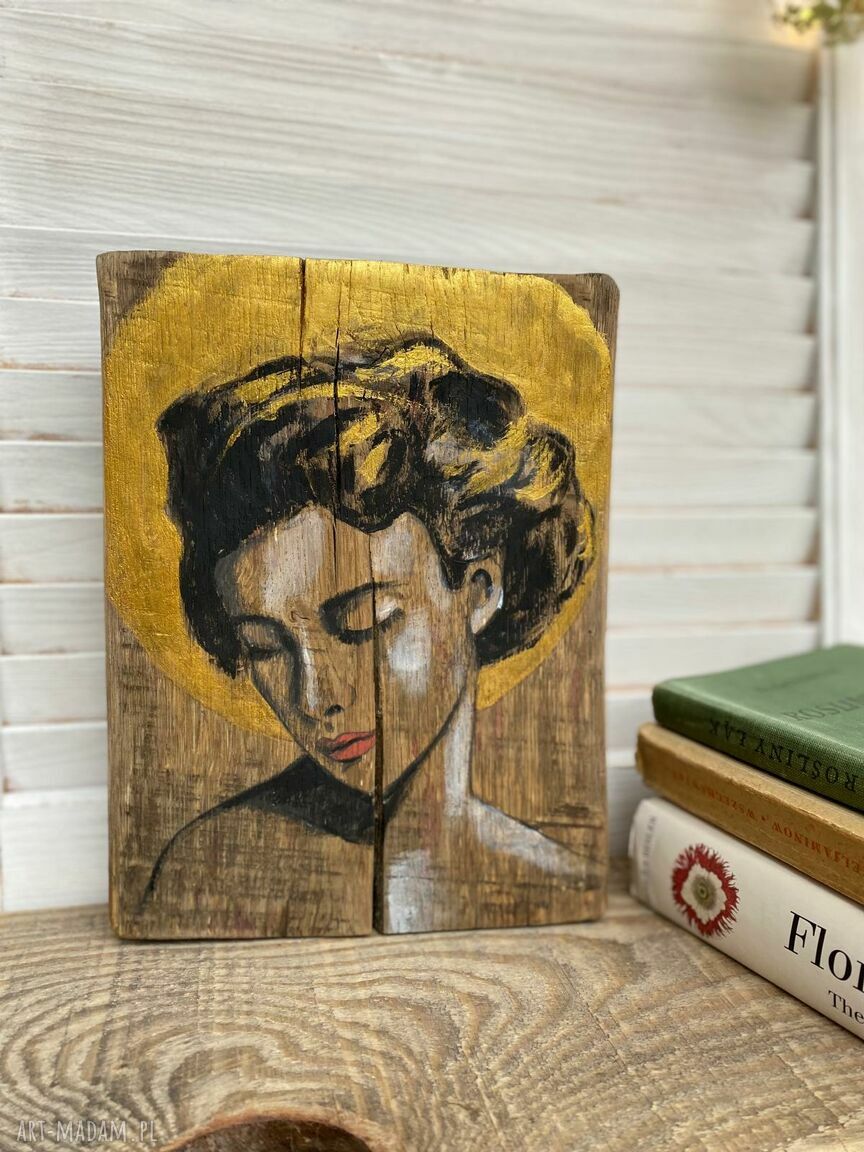 Portret retro anioła na drewnie - anioł stróż szczęścia