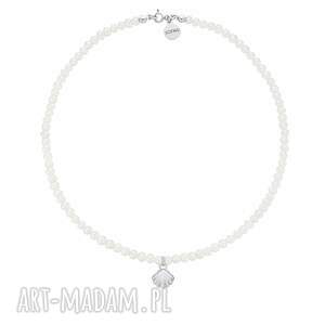 srebrny naszyjnik z pereł naturalnych z muszelką sotho