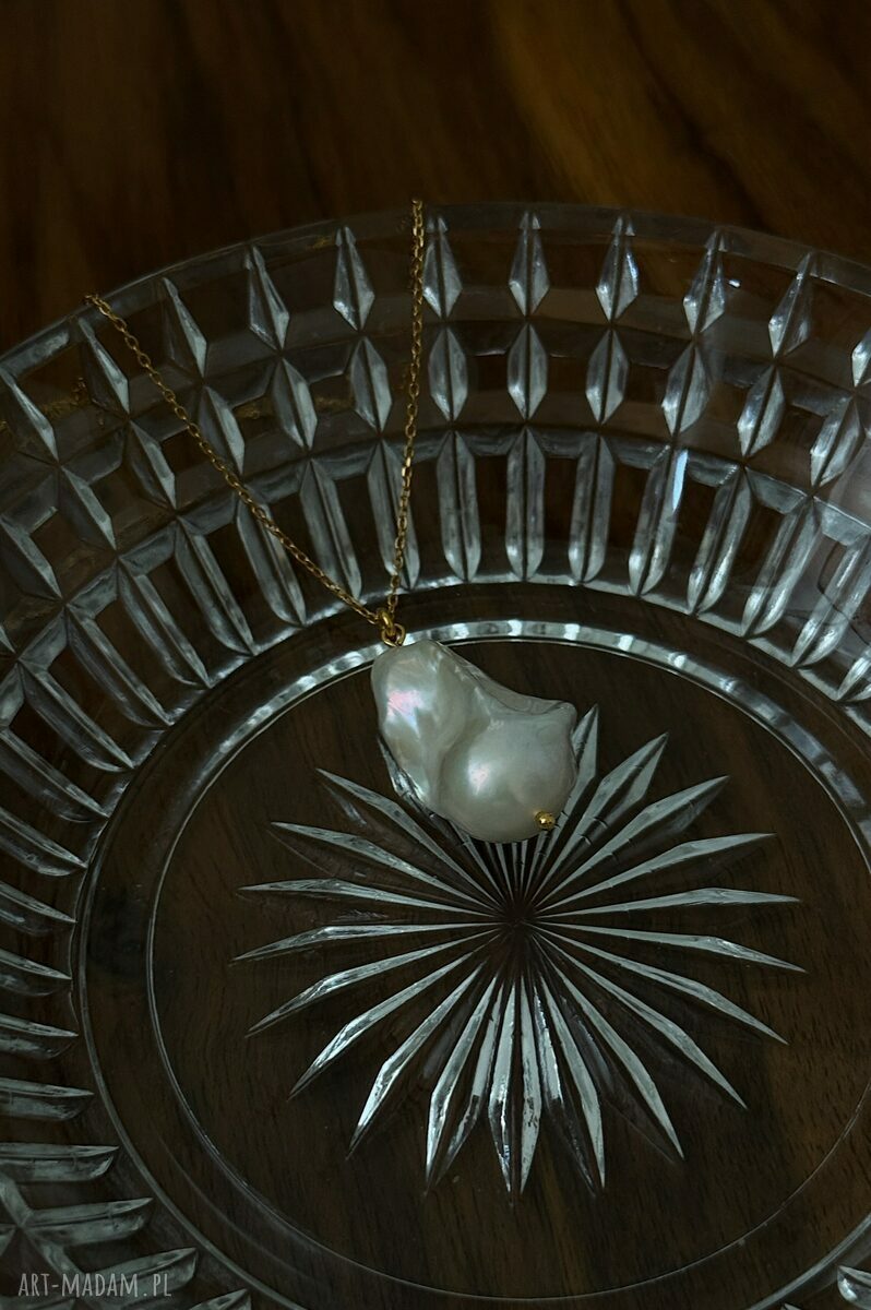 naszyjniki: Złoty naszyjnik z barokową perłą Handmade