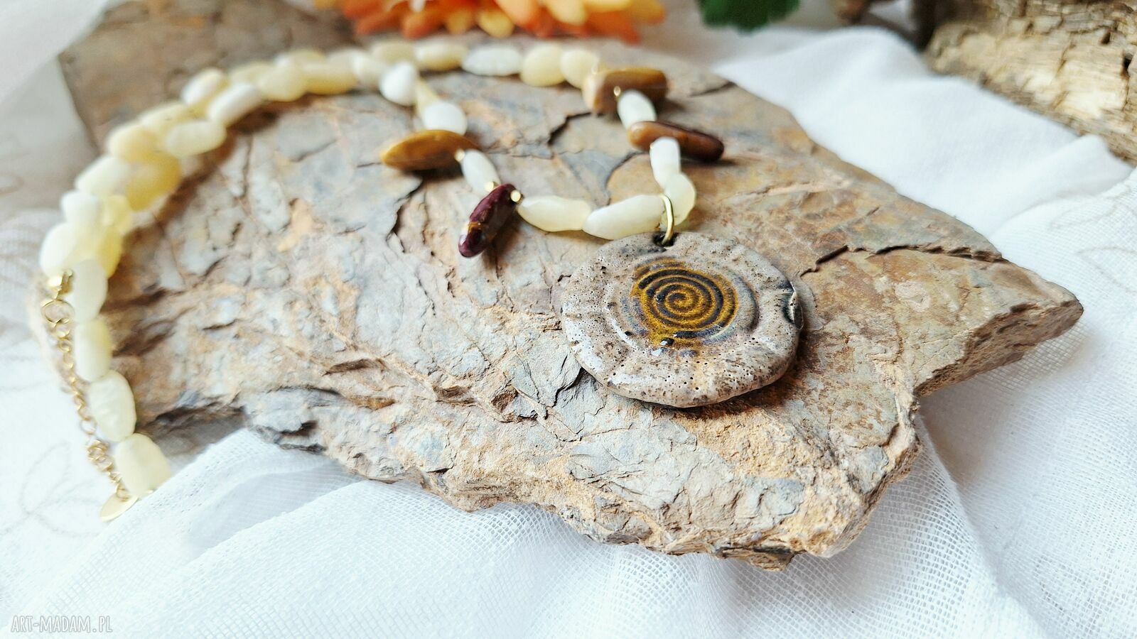 Naszyjnik ceramiczny ze spiralą kalcyt i jaspis
