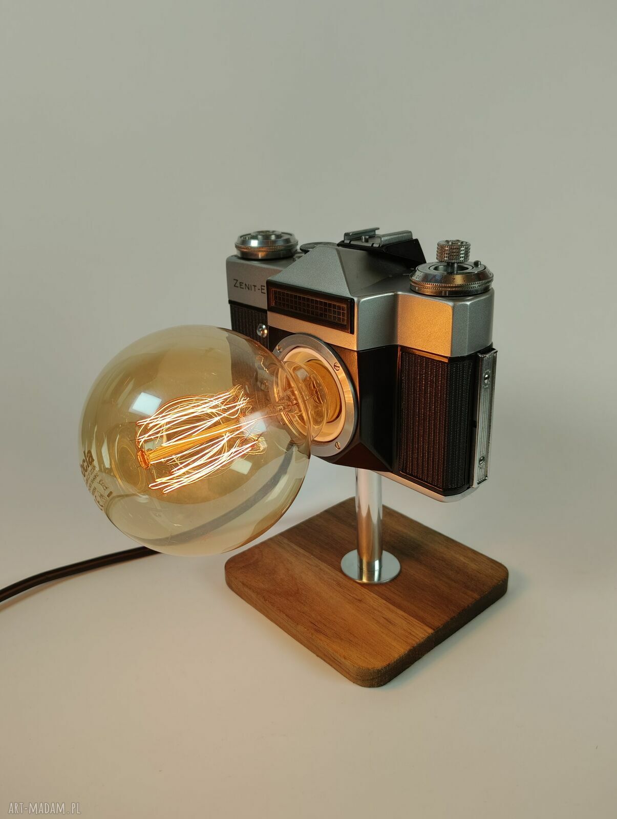 Lampka z aparatu fotograficznego - świąteczny upominek retro dla fotografa