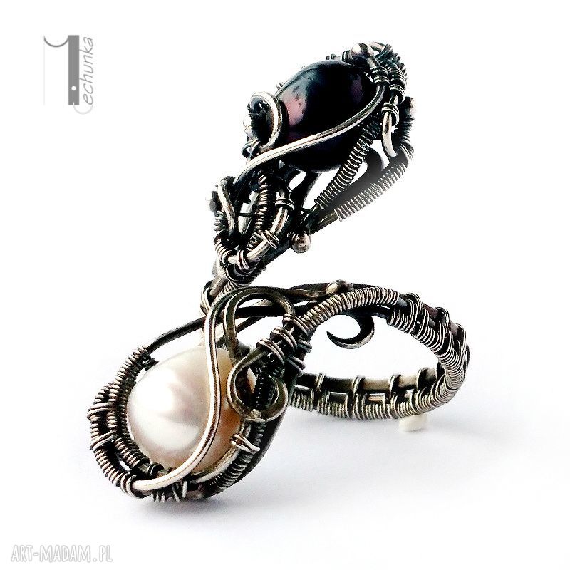 pierścionki: Monochrome V srebrny pierścień z perłami hand made