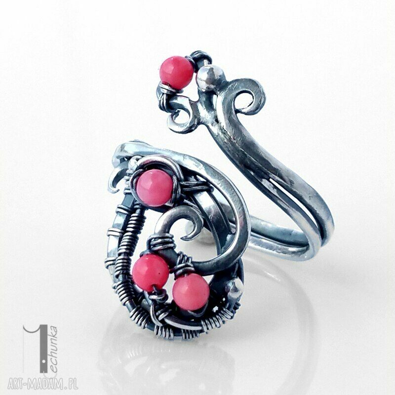 pierścionki: Motyle I srebrny pierścionek z koralem różowym handmade