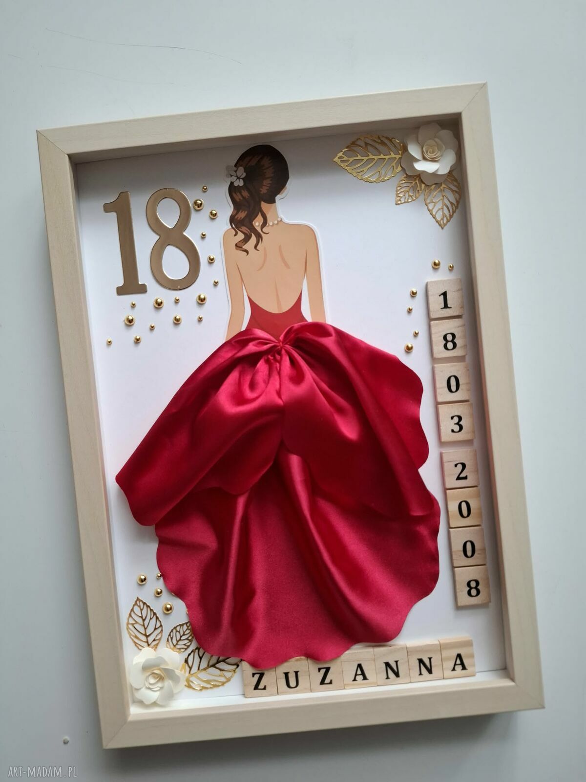 Personalizowana ramka 3D na 18 urodziny dla dziewczyny - pamiątka z imieniem i datą