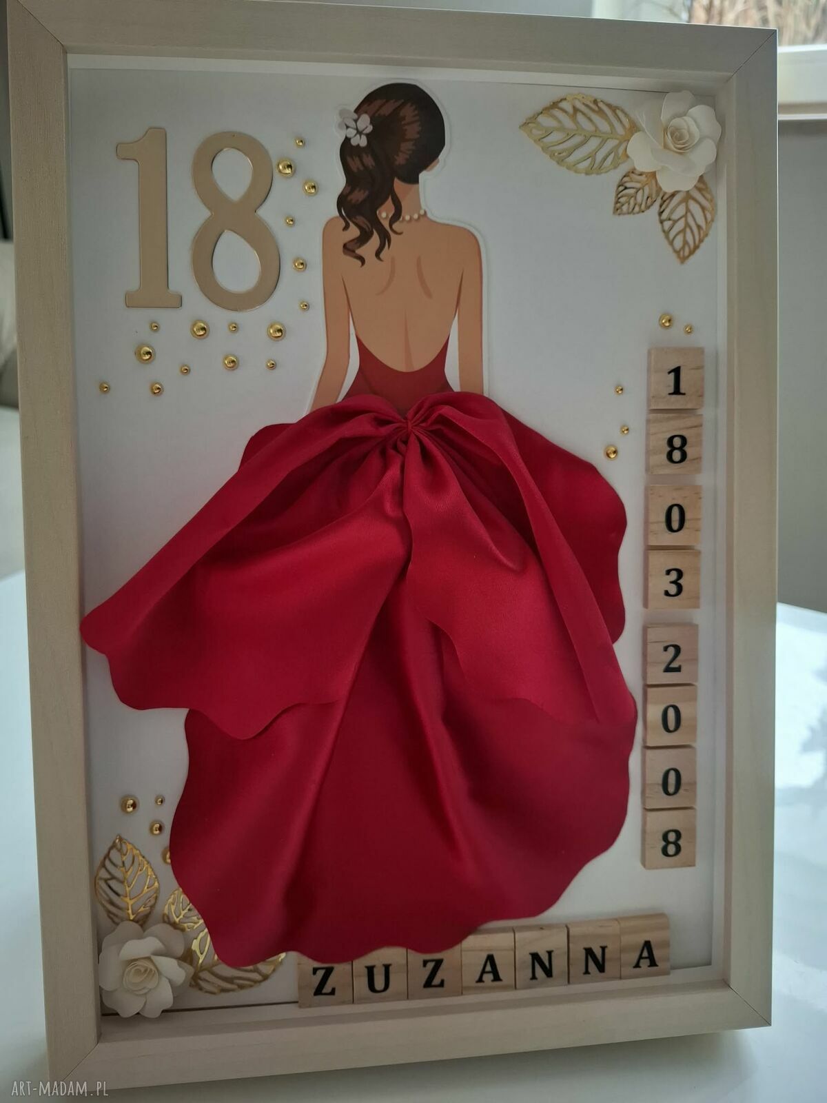 Personalizowana ramka 3D na 18 urodziny dla dziewczyny - pamiątka z imieniem i datą
