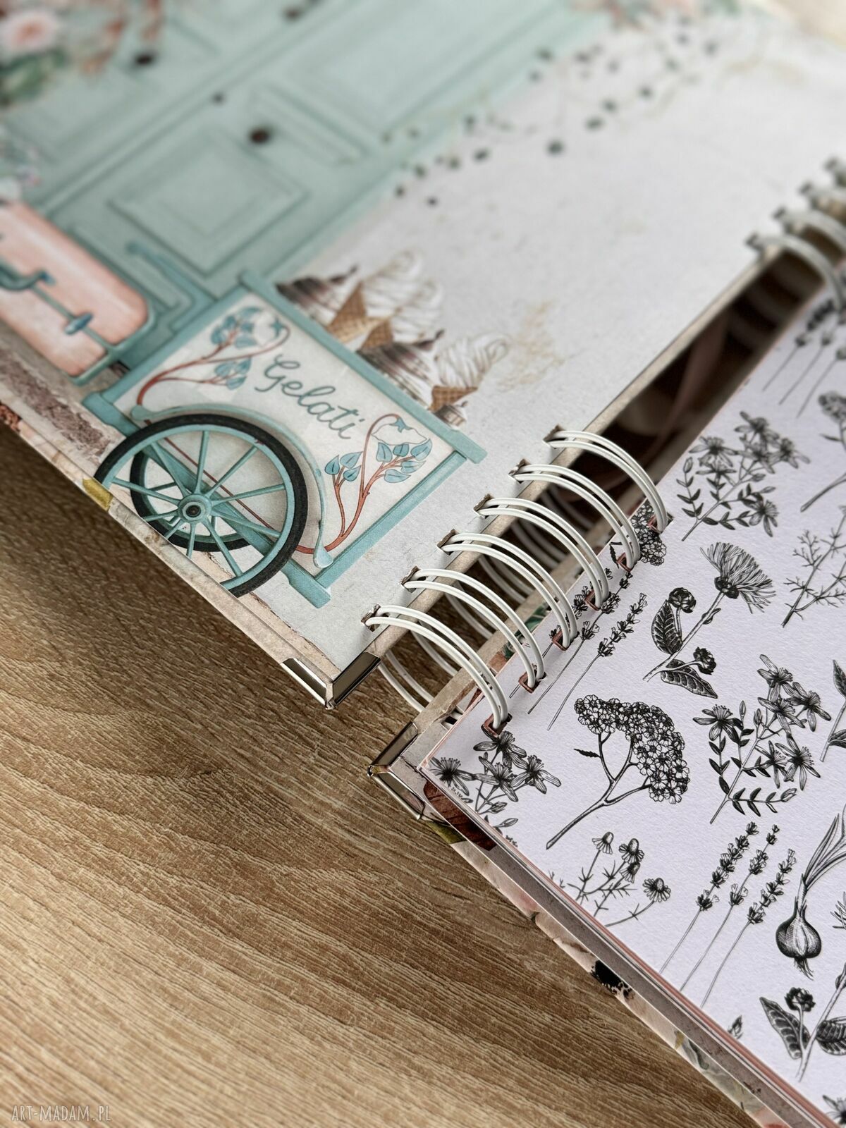 scrapbooking albumy: Album z sercem Autorskie