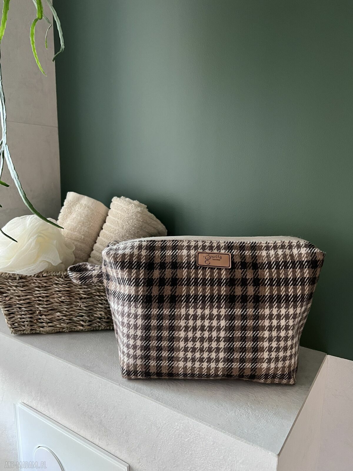 Ręcznie szyta kosmetyczka w klasyczną kratę - elegancki styl vintage