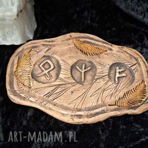ceramiczny amulet do domu - zawieszka ścienna z runami