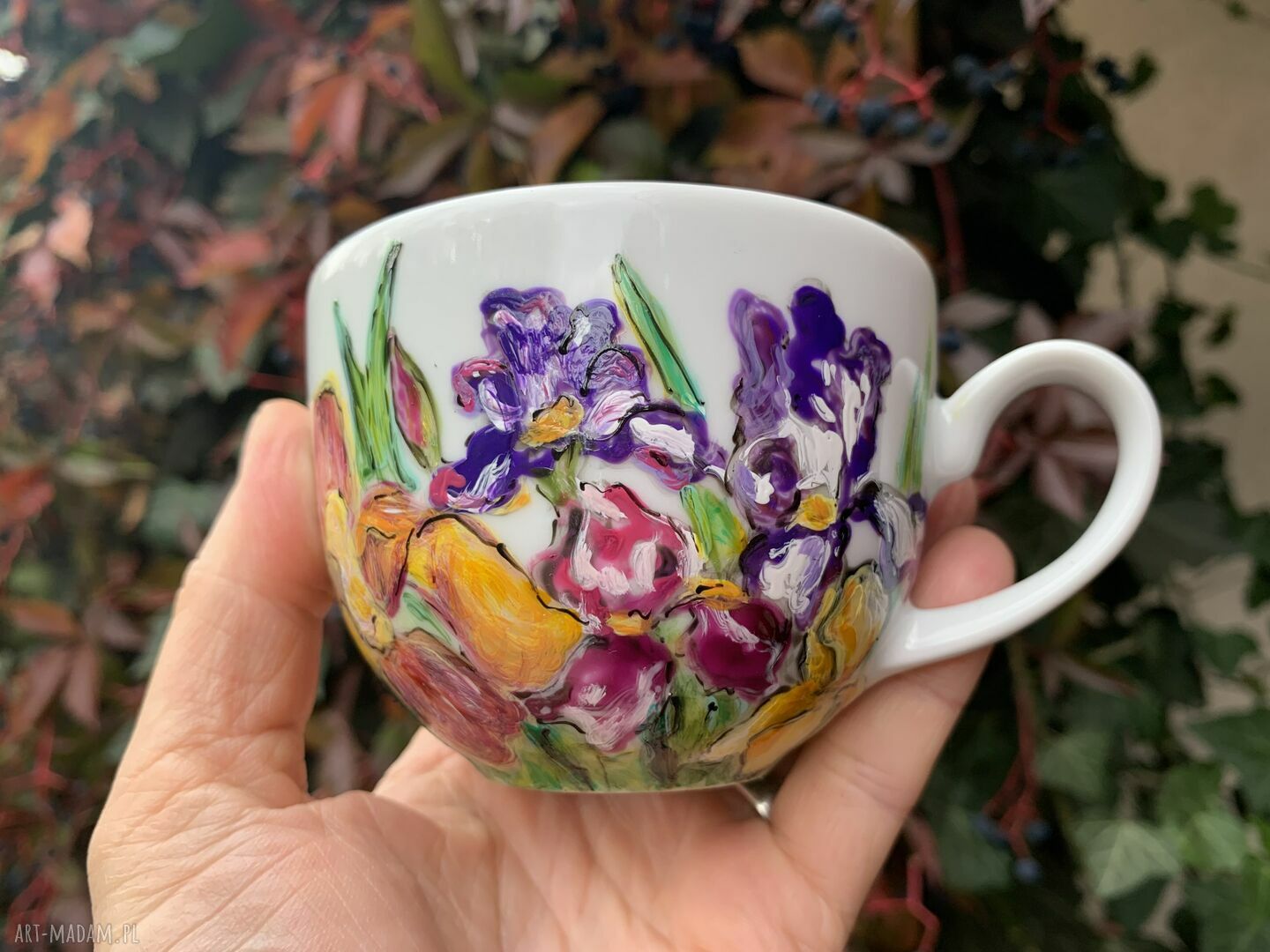 Porcelanowa filiżanka ze spodkiem ręcznie malowana Irysy