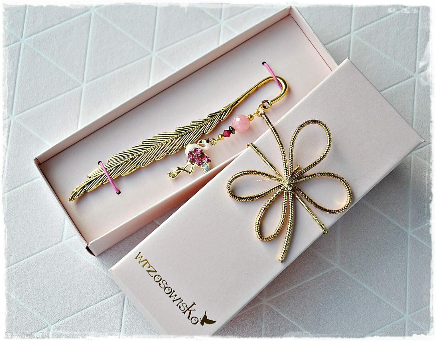 Różowy flaming - ekstrawagancka zakładka do książki z jadeitem i Swarovskim (12 cm)
