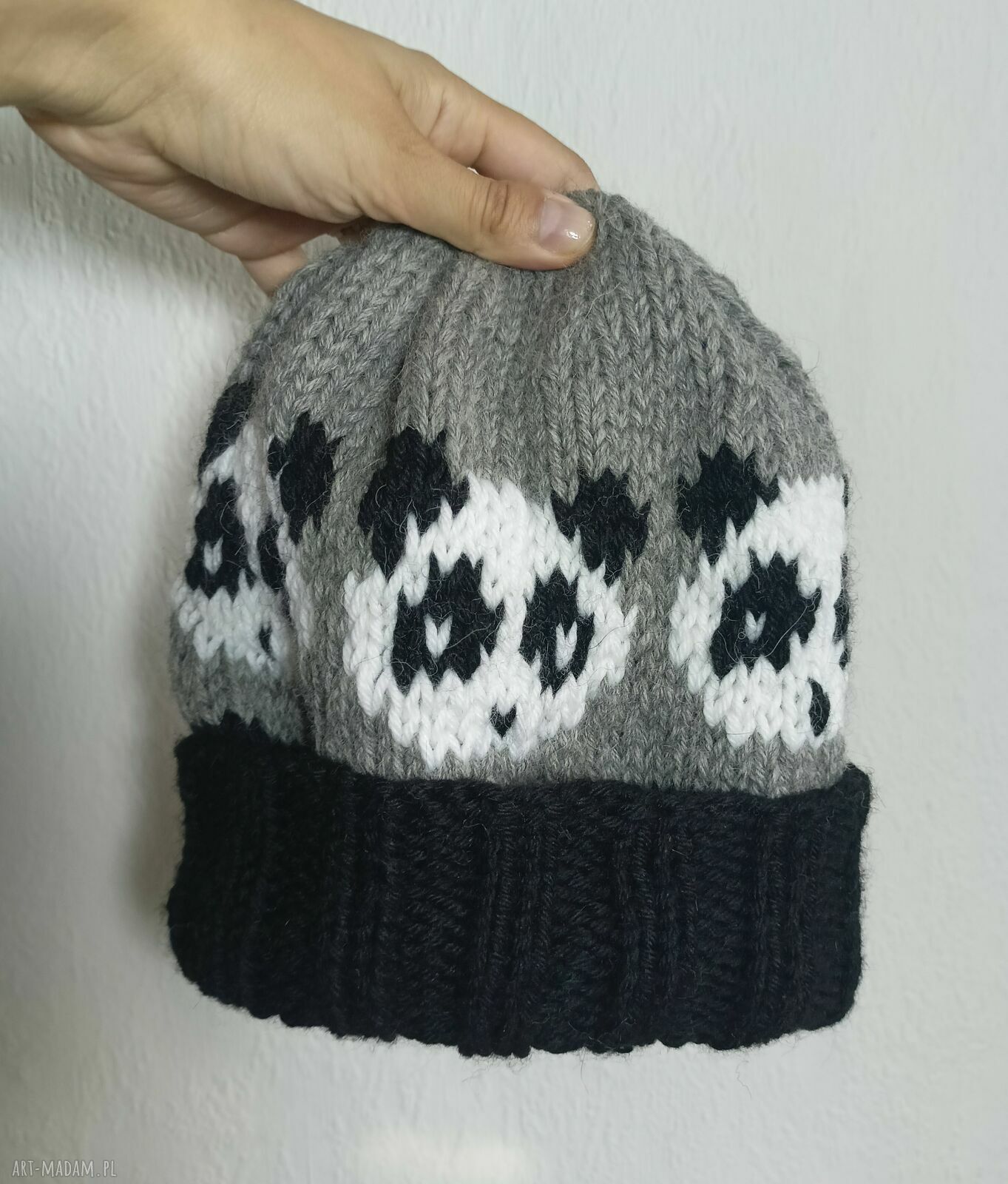 Czapka unisex z 100% miękkiej wełny - pandy, ręcznie dziergana