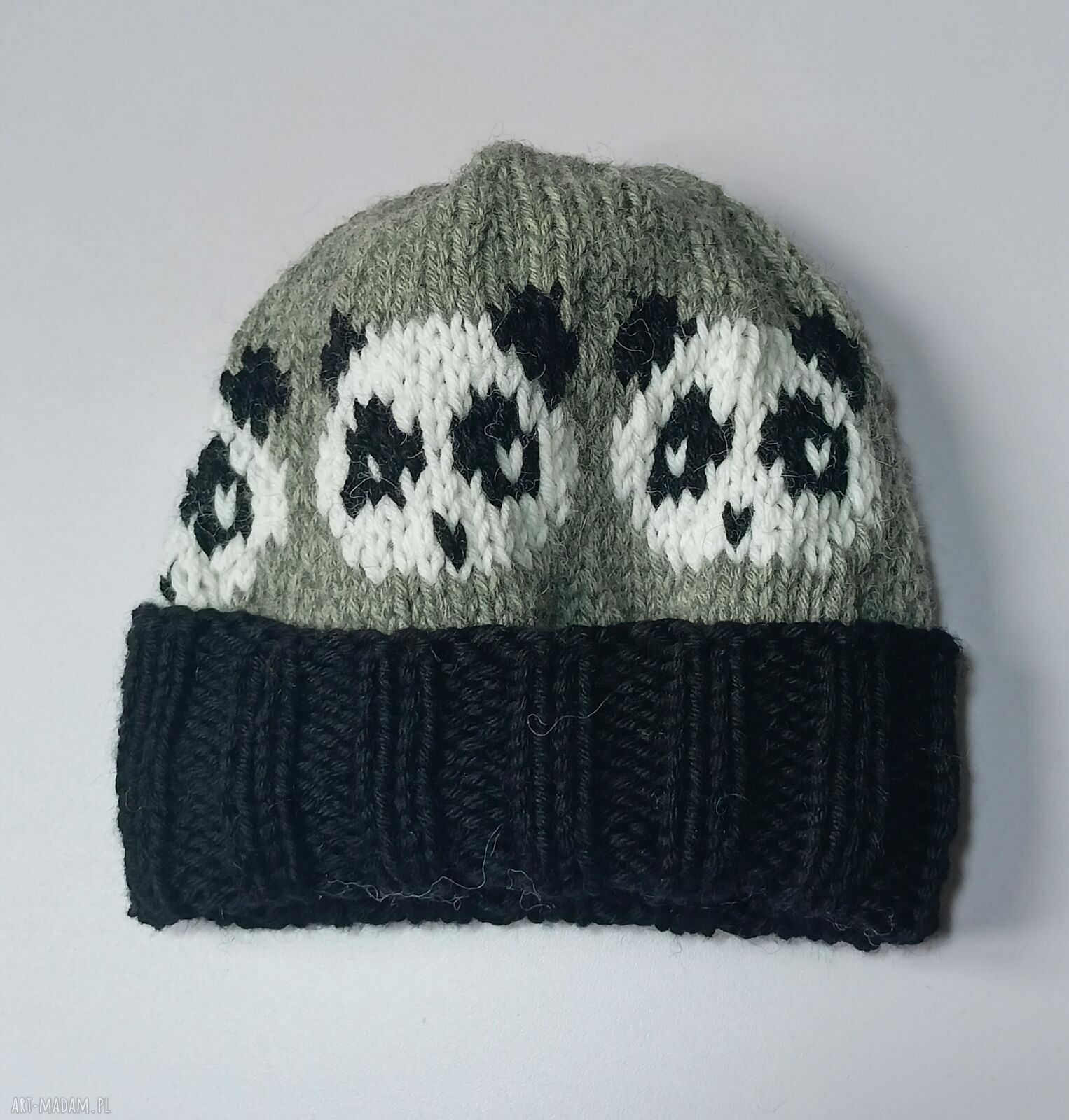 Czapka unisex z 100% miękkiej wełny - pandy, ręcznie dziergana