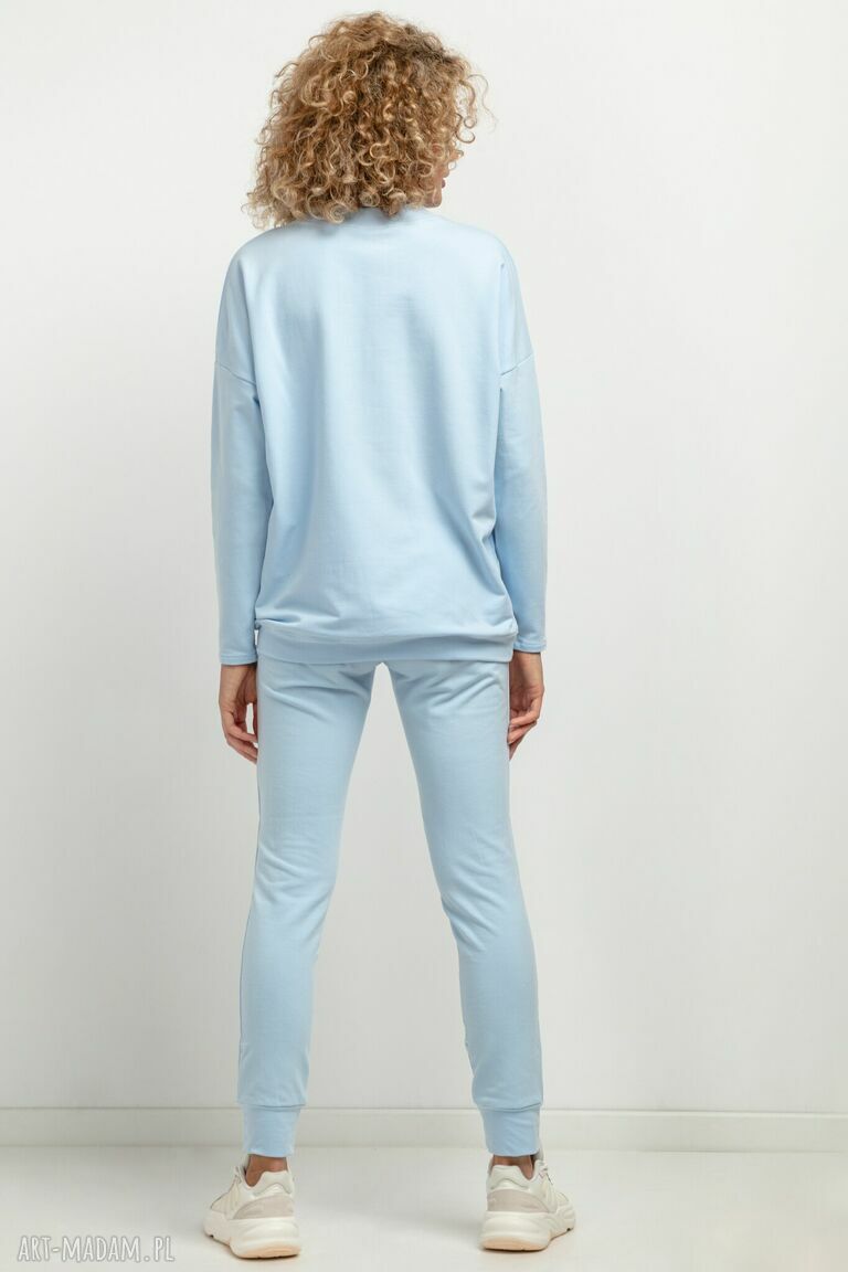 Prosta bluza ze stójką T381 - jasnoniebieska