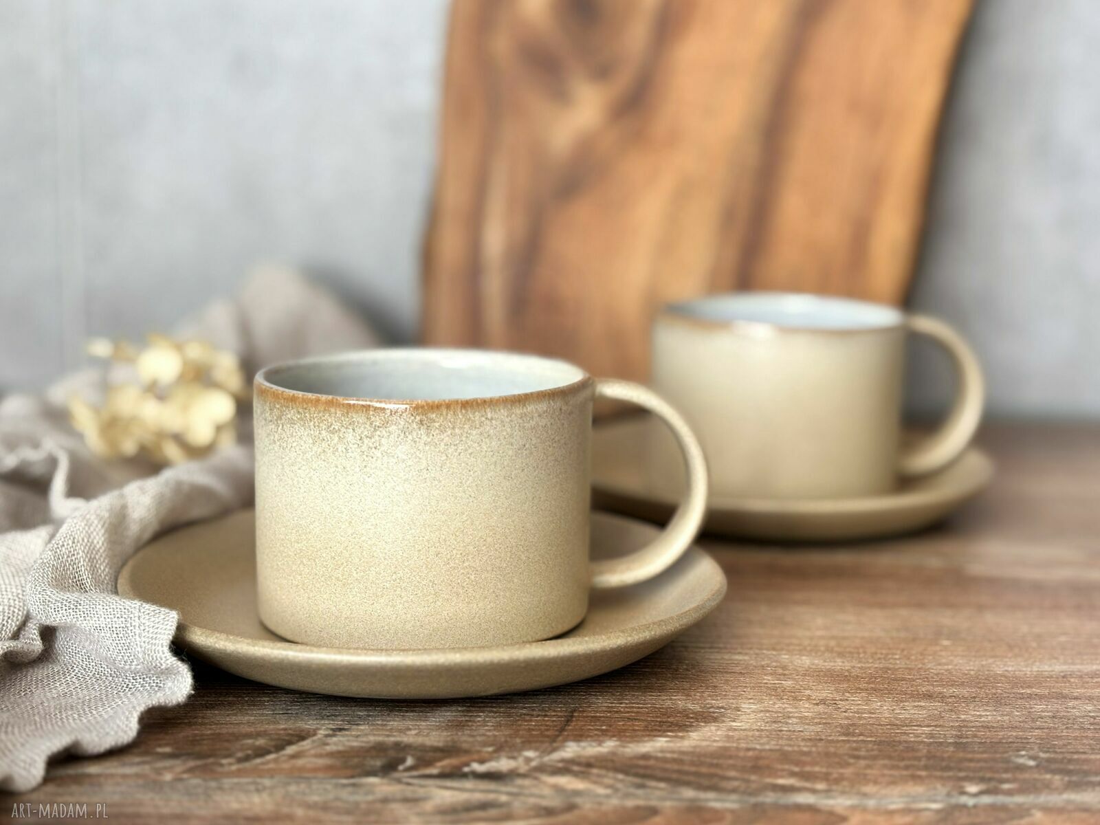 Prosta filiżanka ceramiczna ze spodkiem 250 ml beżowa - Pustynny piach
