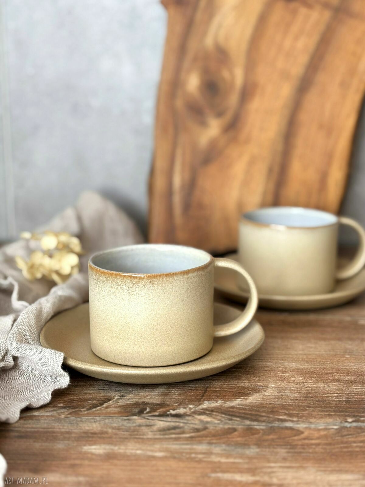 Prosta filiżanka ceramiczna ze spodkiem 250 ml beżowa - Pustynny piach