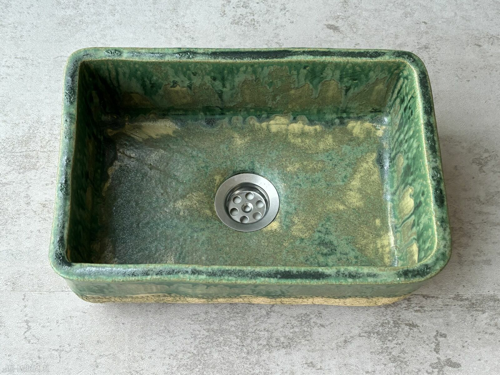 Prostokątna umywalka ceramiczna z koronką