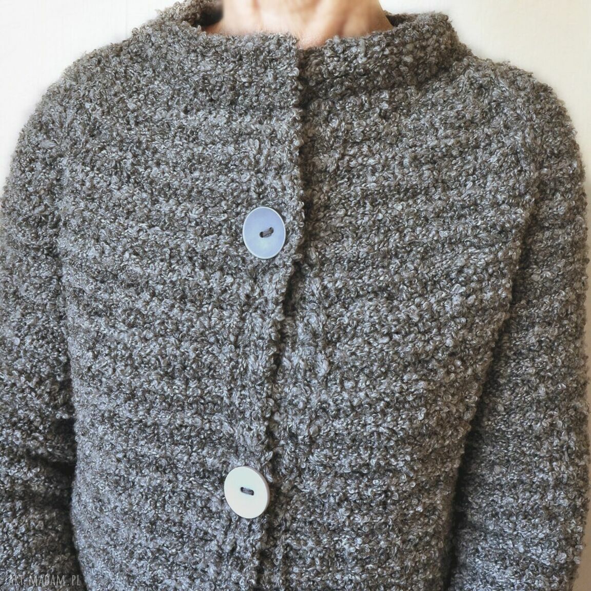 Prosty elegancki sweter handmade w kolorze szarym - robiony na drutach