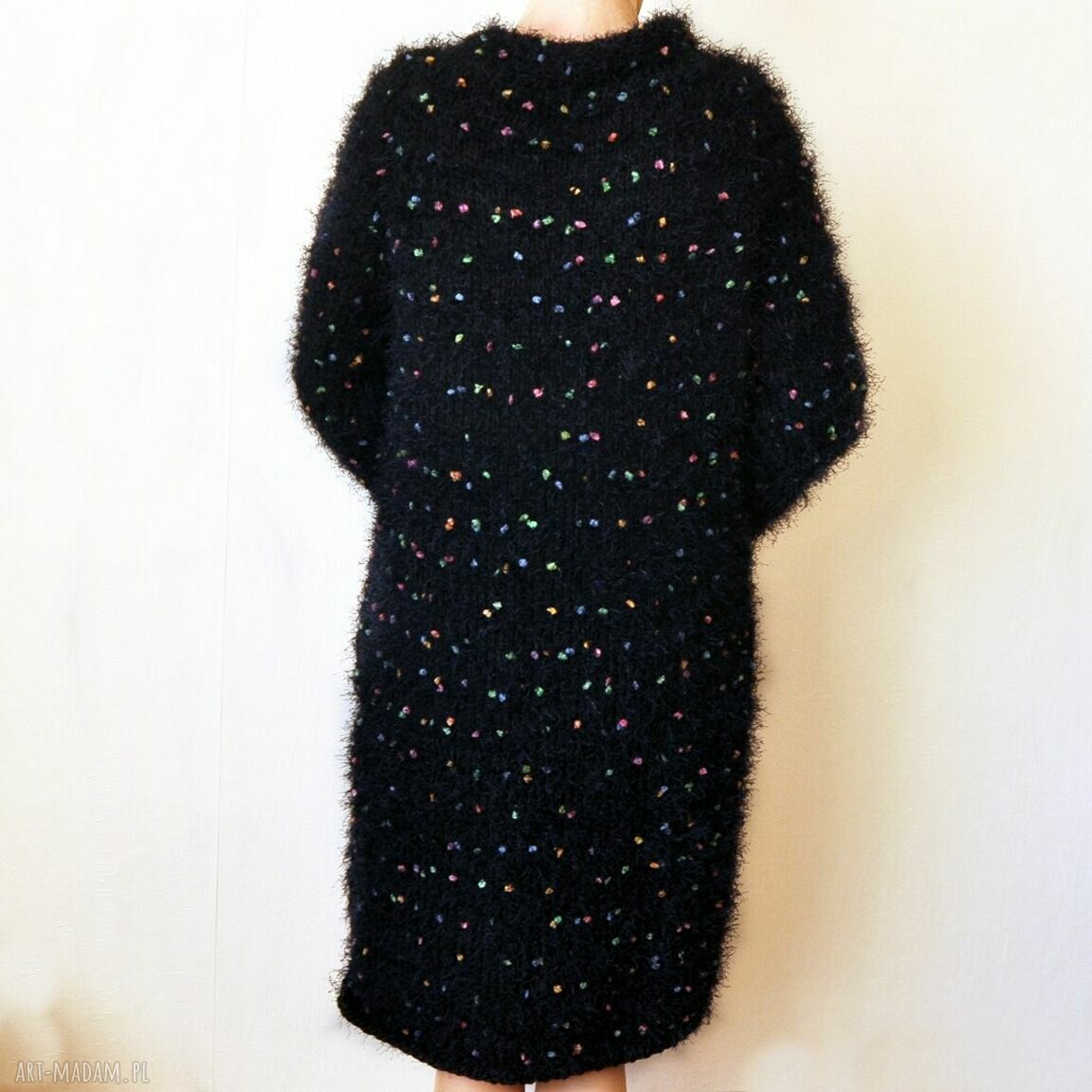 Prosty, elegancki sweter handmade robiony na drutach - długi i bardzo ciepły