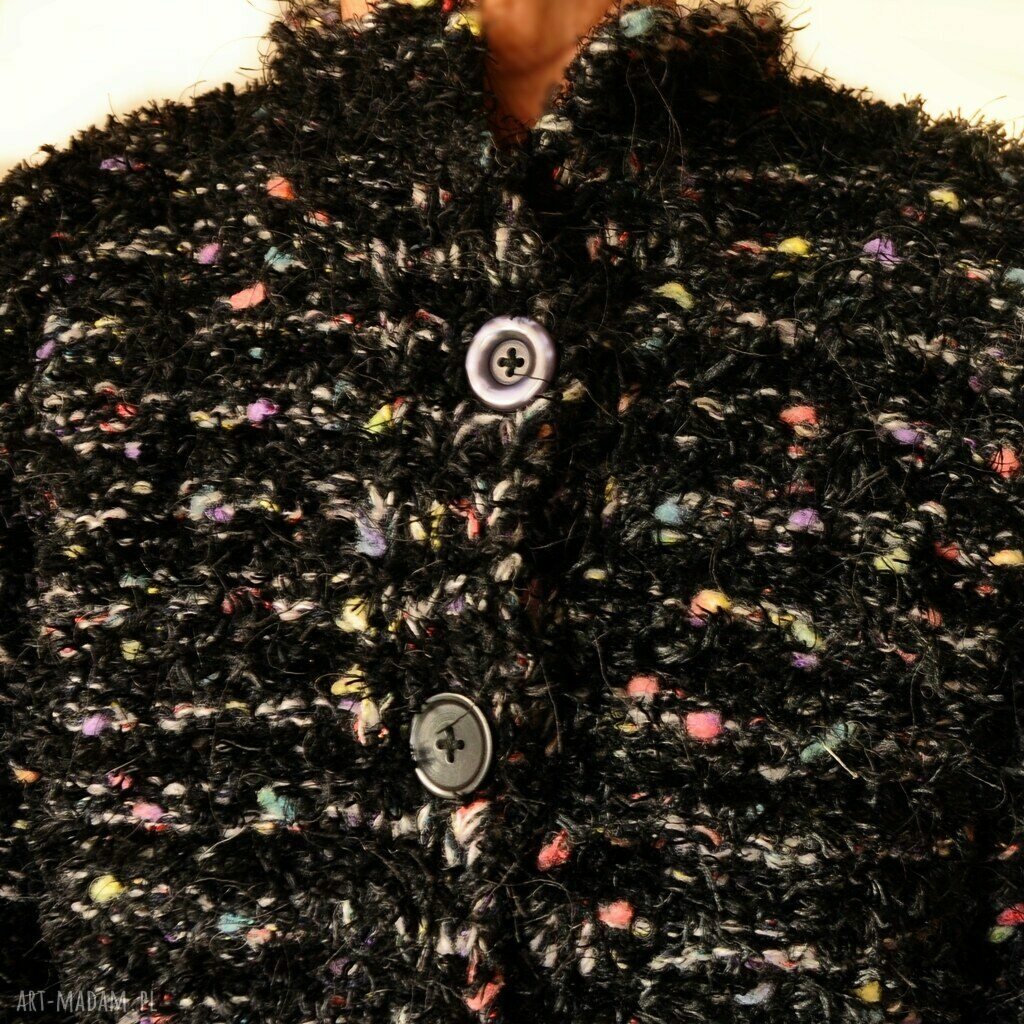 Prosty, elegancki sweter handmade - niska stójka i czarny melanż