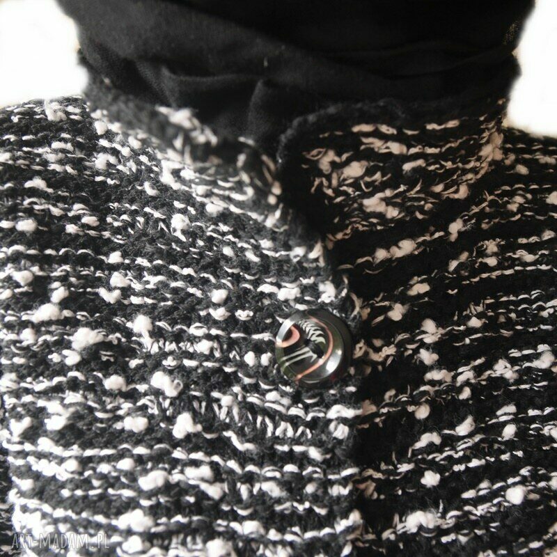 Prosty żakiet-sweter handmade melanż - czarno-biały