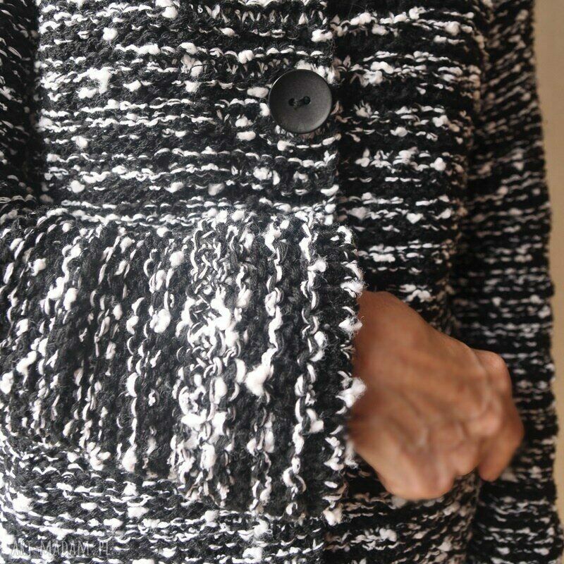 Prosty żakiet-sweter handmade melanż - czarno-biały