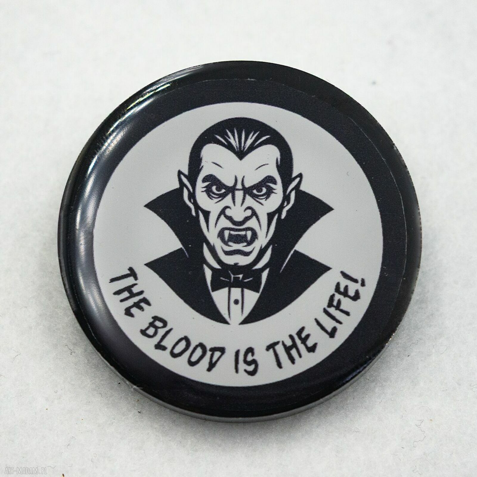 Przypinka gotycka z żywicy Dracula - pin Goth