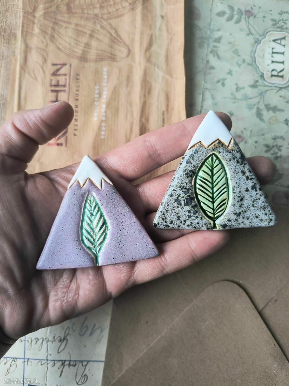 Przypinki z motywem górskim - ceramiczna broszka handmade