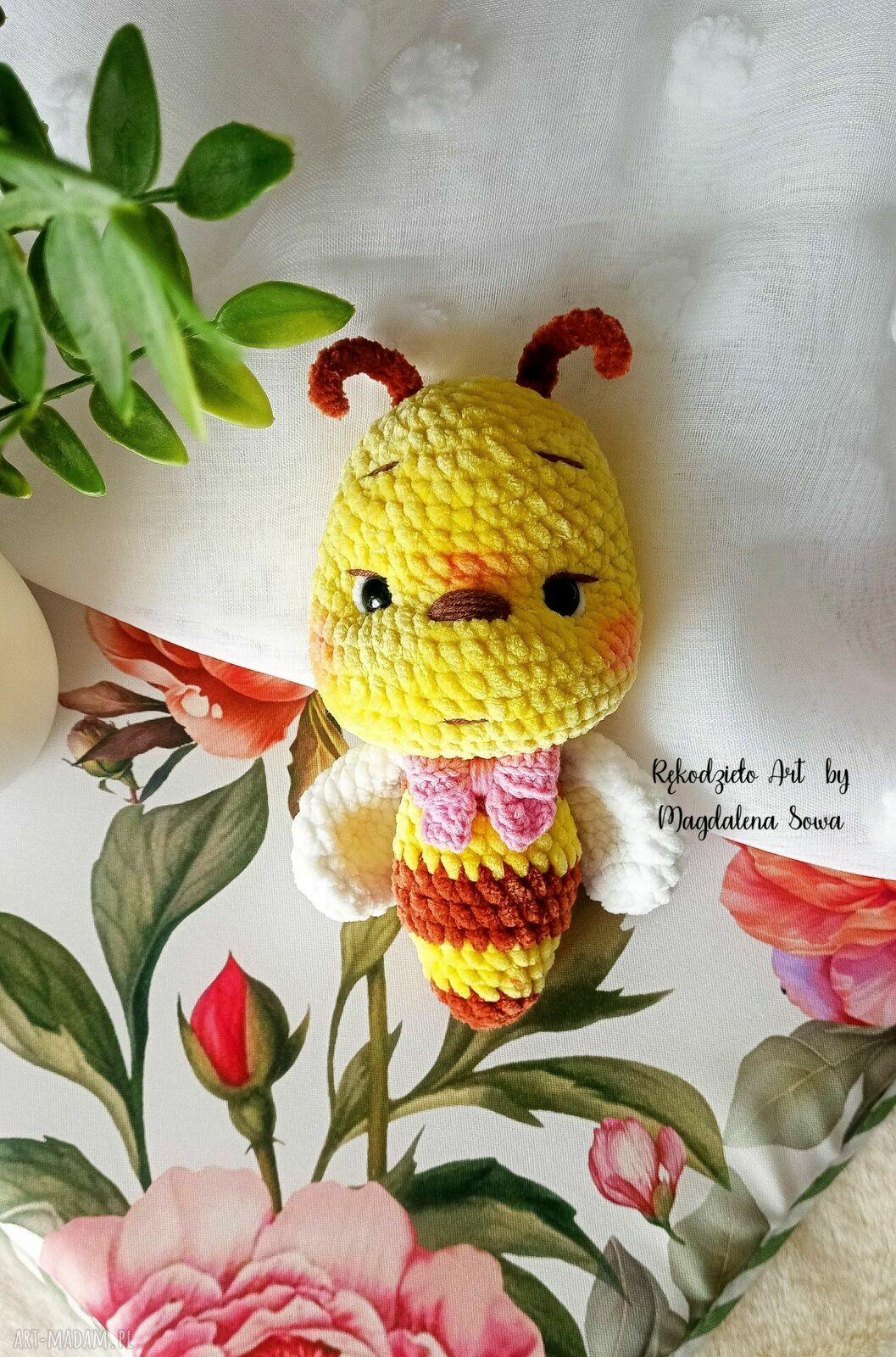 Pszczółka na szydełku - ręcznie robiona maskotka dla dziecka na prezent ok. 18 cm