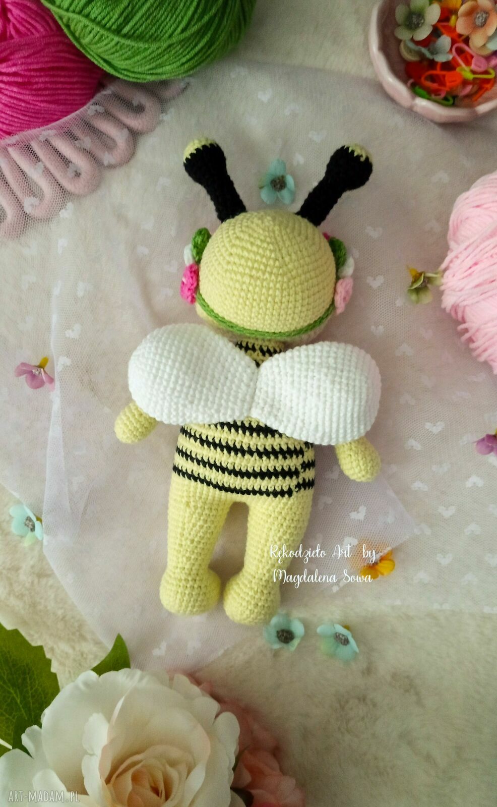 Pszczółka amigurumi szydełkowa - ręcznie robiona maskotka dla dziecka